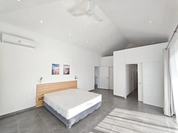 5 Bedroom Villa