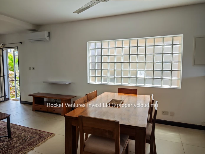 Appartement à Louer – 3 Chambres, Premier Étage