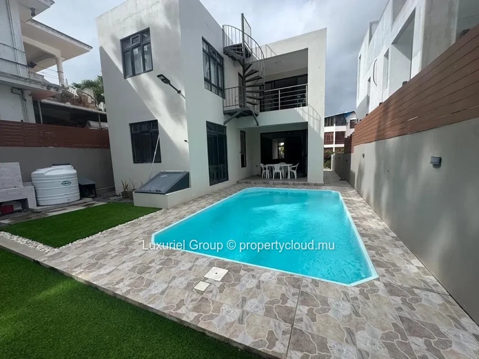 Superbe villa moderne 3 chambres avec piscine – Trou aux Biches