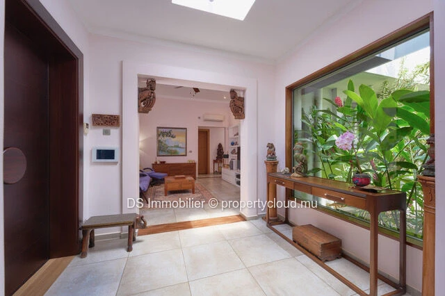 For Sale – 3-Bedroom Villa + Office – Unfurnished – Private Residence – Balaclava