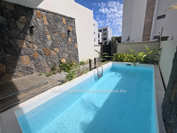 Luxurious Modern Individual Duplex for Rent in Pereybere – Elegant Design & Premium Comfort