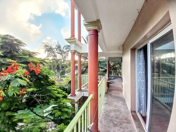 9 Bedroom Villa