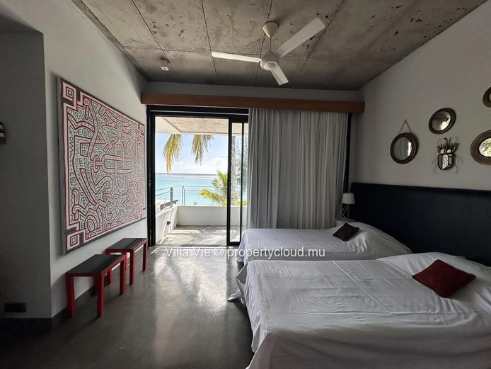 Péreybère - Belle villa de 2 chambres pieds dans l'eau