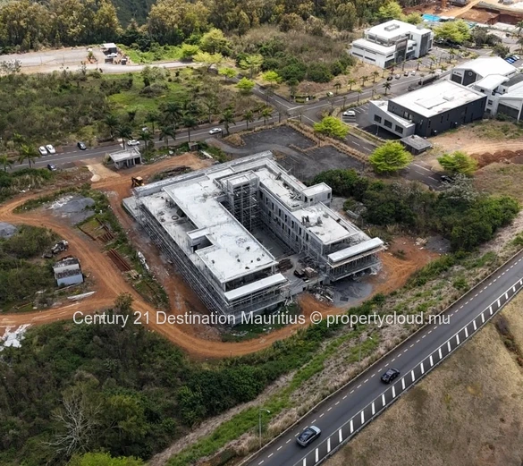 Premium Showrooms & Offices for Sale at Bagatelle Junction, Moka Smart City – Green Business Hub