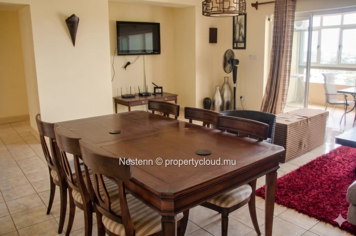 Spacious 3-bedroom apartment with mountain view