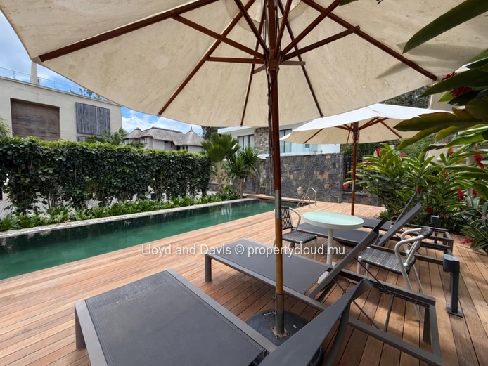 Luxury Penthouse with Rooftop, Sea Views and Beach Access