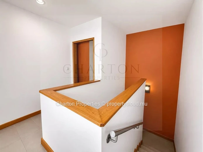 Triplex de 3 chambres au cœur de Péreybère, entre élégance tropicale et art de vivre mauricien