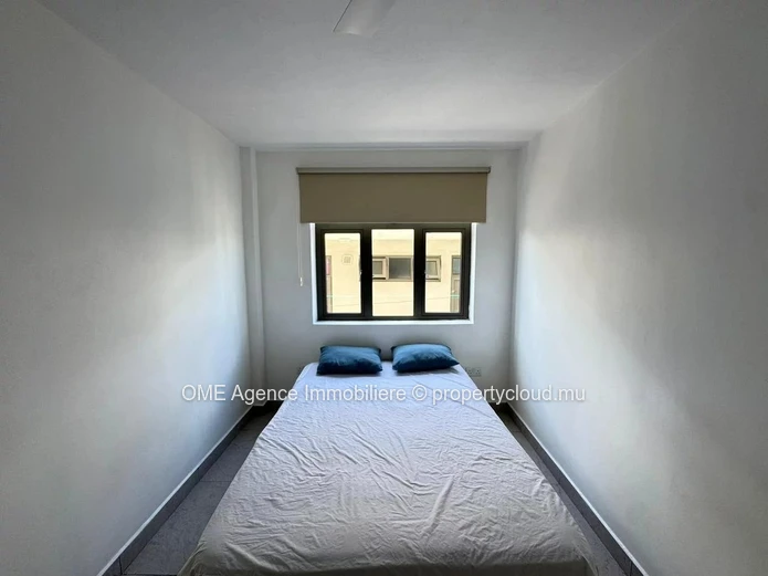 2 bedroom apartment with sea views