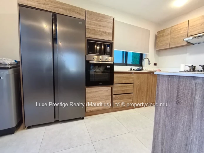 Villa Moderne de 3 Chambres à Louer à Grand Baie, Pereybère | 2 Chambres en Suite, Balcon Privé et Parking