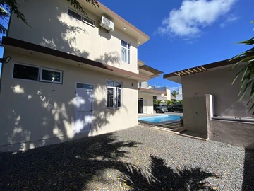 5 Bedroom Villa