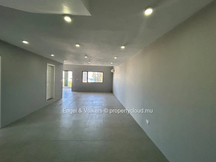 Exclusive 3-Bedroom Loft with Private Plunge Pool and Sea Views – Flic en Flac