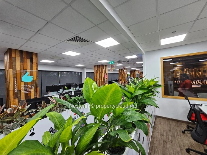Bureau de 668 m² 