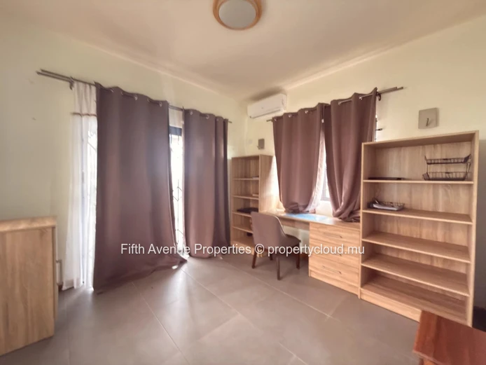 Highlands - 5-Bedroom Family House with Attached Independent Apartment