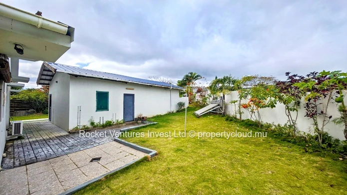 VENTE - Villa de Prestige avec Piscine – 3 Chambres à Mont Piton