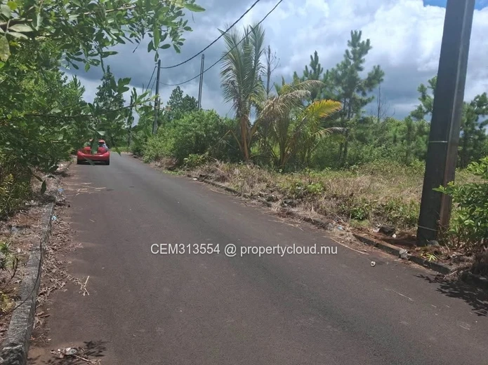 9.57 Perches Residential Land for Sale – Pinewood Gardens, Wooton 