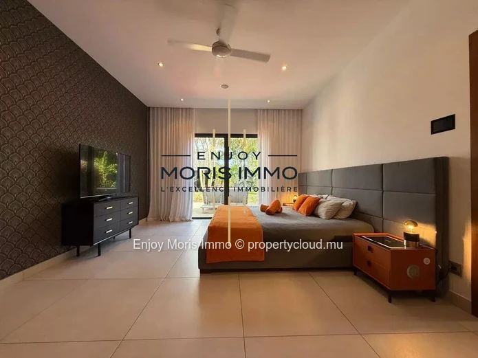 Luxury villa with pool for rent in Grand Baie – Mauritius | 420 m² | 4 en suite bedrooms | Long-term rental