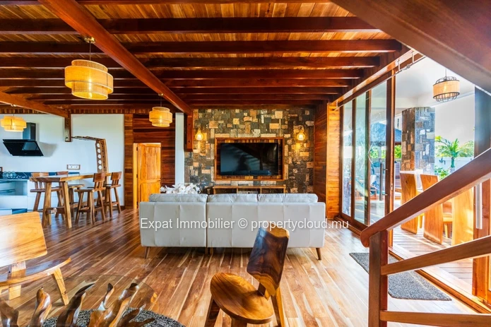 Tropical Villa With 4 Suites, Panoramic Rooftop Terrace And Swimming Pool – Grand Baie