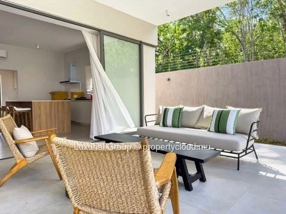 Villa de Charme avec Terrasse et Espace Extérieur Raffiné