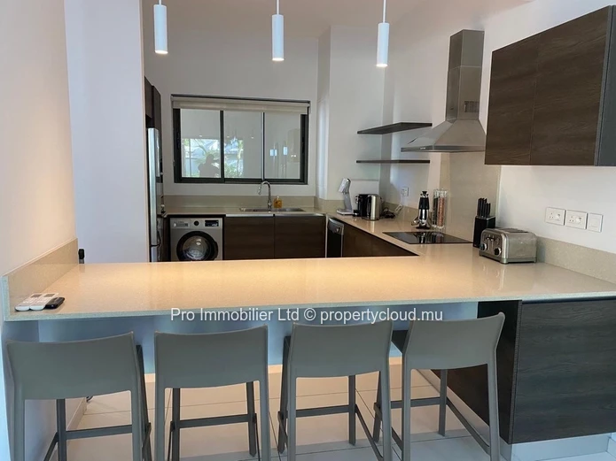 Ground floor apartment FOR RENT, fully furnished and located in a secure compound at Ki Residence Pereybere.