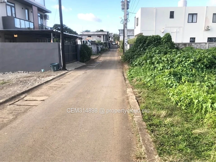 Residential Land for Sale 4.99 Perches – Barbeau Lane, Highlands 