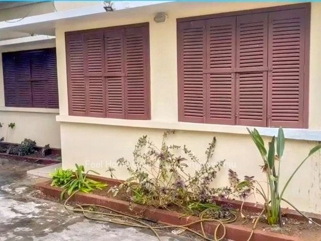 À Vendre : Charmante Maison De Plain-Pied à Quatre Bornes