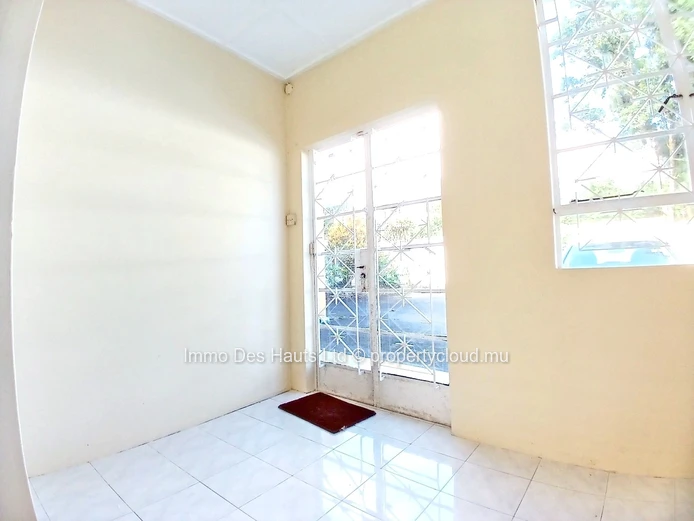 8 Bedroom House unfurnished for sale Curepipe 