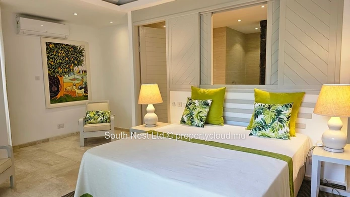 Villa of 8 bedroom at prestigious Golf Estate 
