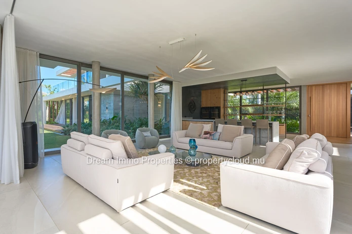 Exceptional 5-bedroom villa with beautiful sea views in the heart of Anahita Golf & Spa Resort – Mauritius
