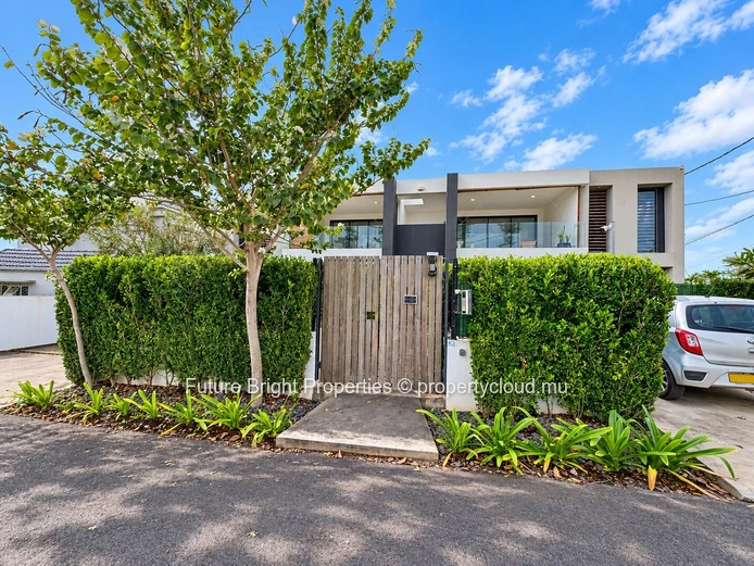 High end Spacious Furnished 3-Bedroom Apartment in Albion
