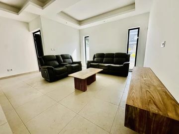 5 Bedroom Townhouse, Duplex