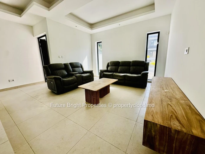 Duplex Moderne De 5 Chambres À Floréal – Neuf & Idéalement Situé