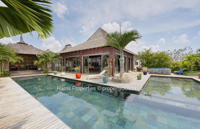 Magnificent Balinese-style RES villa for sale in a secure residential complex in Grand Baie