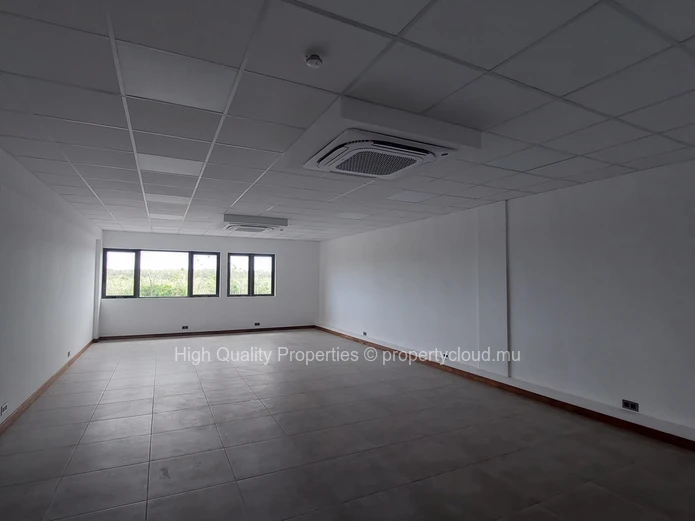 Office for Rent in Pin Point Calbasse 