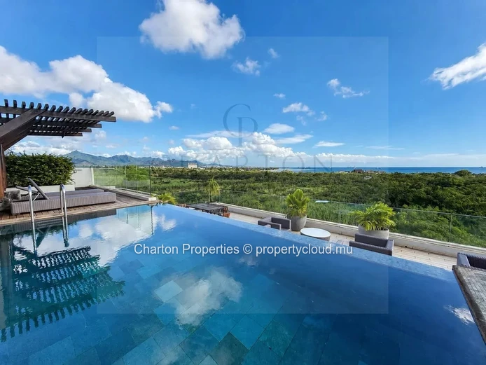 Luxury 3-bedroom en suite apartment with access to the facilities of a private estate