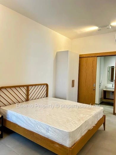 À Louer – Élégant Penthouse 3 Chambres à Péreybère