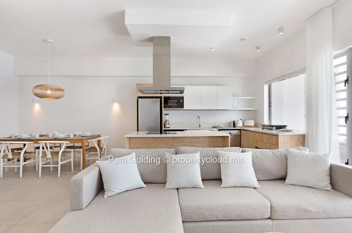 Appartement de 3 chambres au premier étage avec vue sur l’océan à vendre à Grand Gaube, Île Maurice