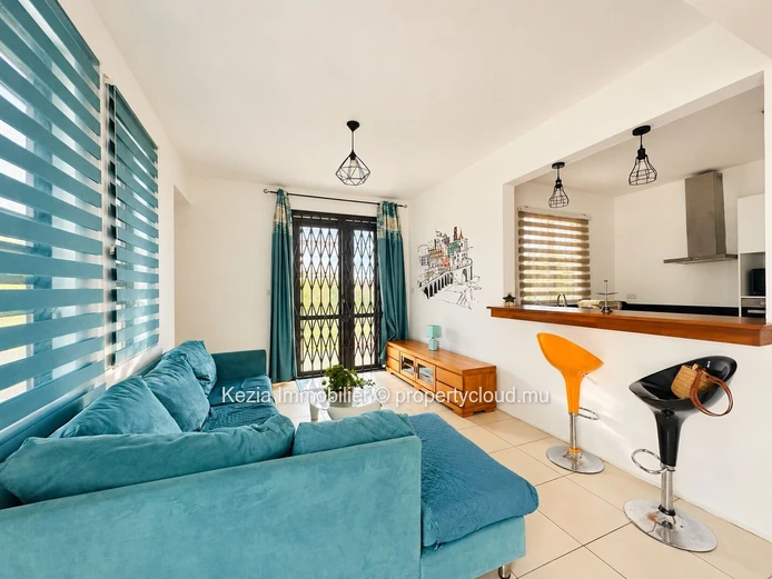 Un Duplex Avec Piscine Pour Un Quotidien Paisible
