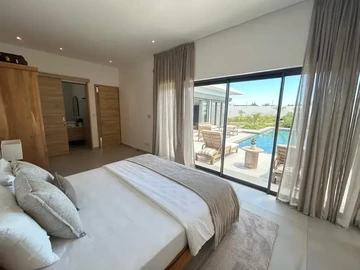 4 Bedroom Villa