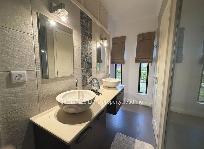 Buy a RES Villa in Mauritius – 4 Bedrooms, Pointe aux Piments