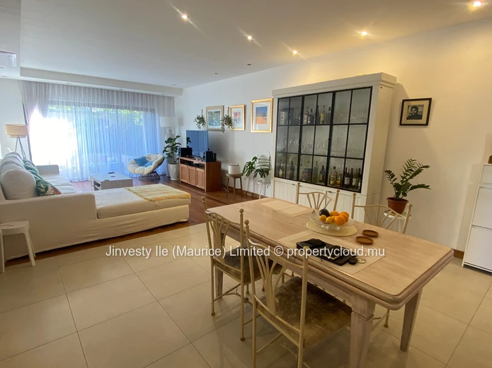 Pereybere: 171 m² apartment, 3 bedrooms, two terraces and shared pool