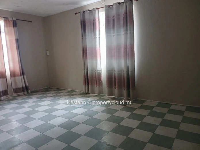 Spacious traditional triplex villa with 8 bedrooms 
