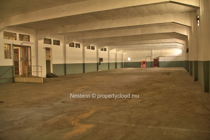 Traditional office of 180 m²