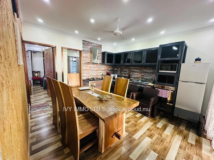 Duplex 2 chambres à Mont Choisy – Résidence sécurisée à 5 minutes de la plage