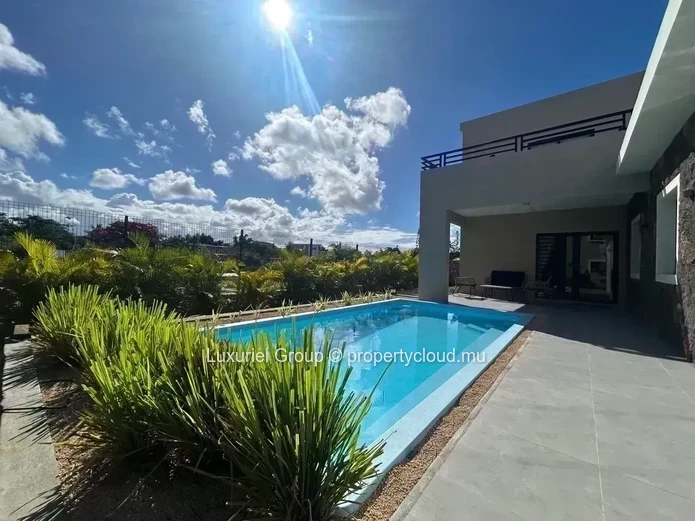 Contemporary 3-Bedroom Villa for Rent in Private Calodyne Residence