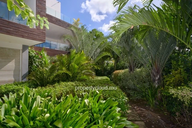 For sale: 3-bedroom apartment accessible to foreigners in Pointe Aux Canonniers.