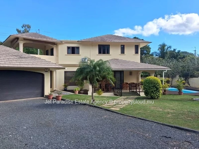 Magnifique Villa de 4 chambres avec Piscine
