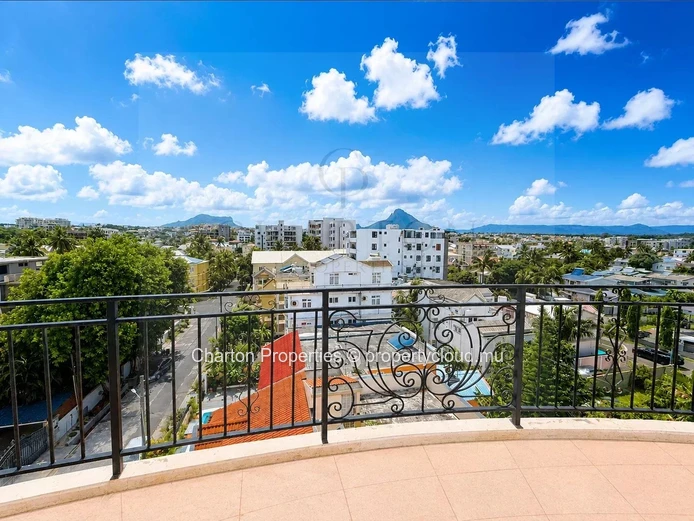 Elegant 3-bedroom apartment just a stone's throw from the lagoon