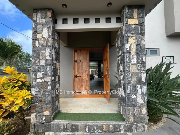 Belle maison de 4 chambres en location.