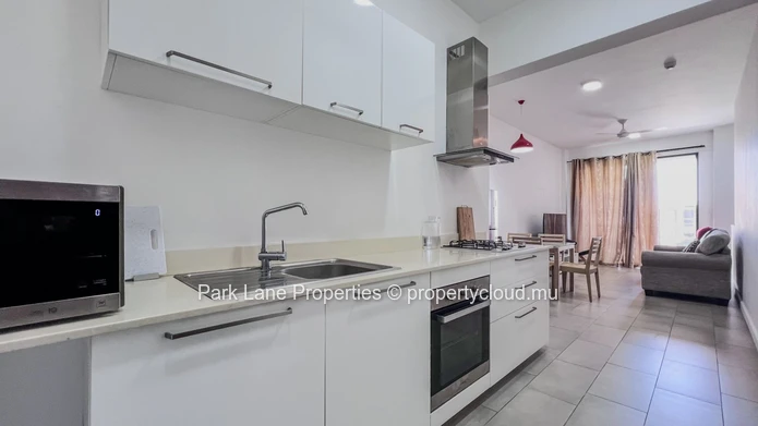 Appartement moderne de 2 chambres avec parking, idéalement situé près de CyberCity