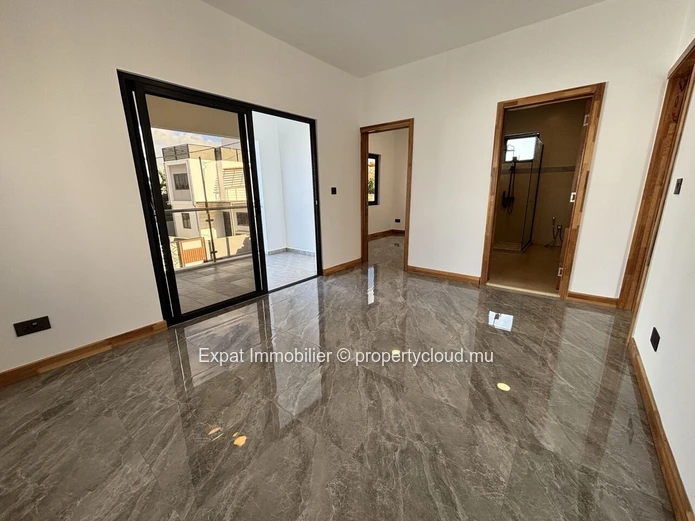 Villa Neuve 4 Chambres Non Meublée Avec Piscine Privée – Vale
